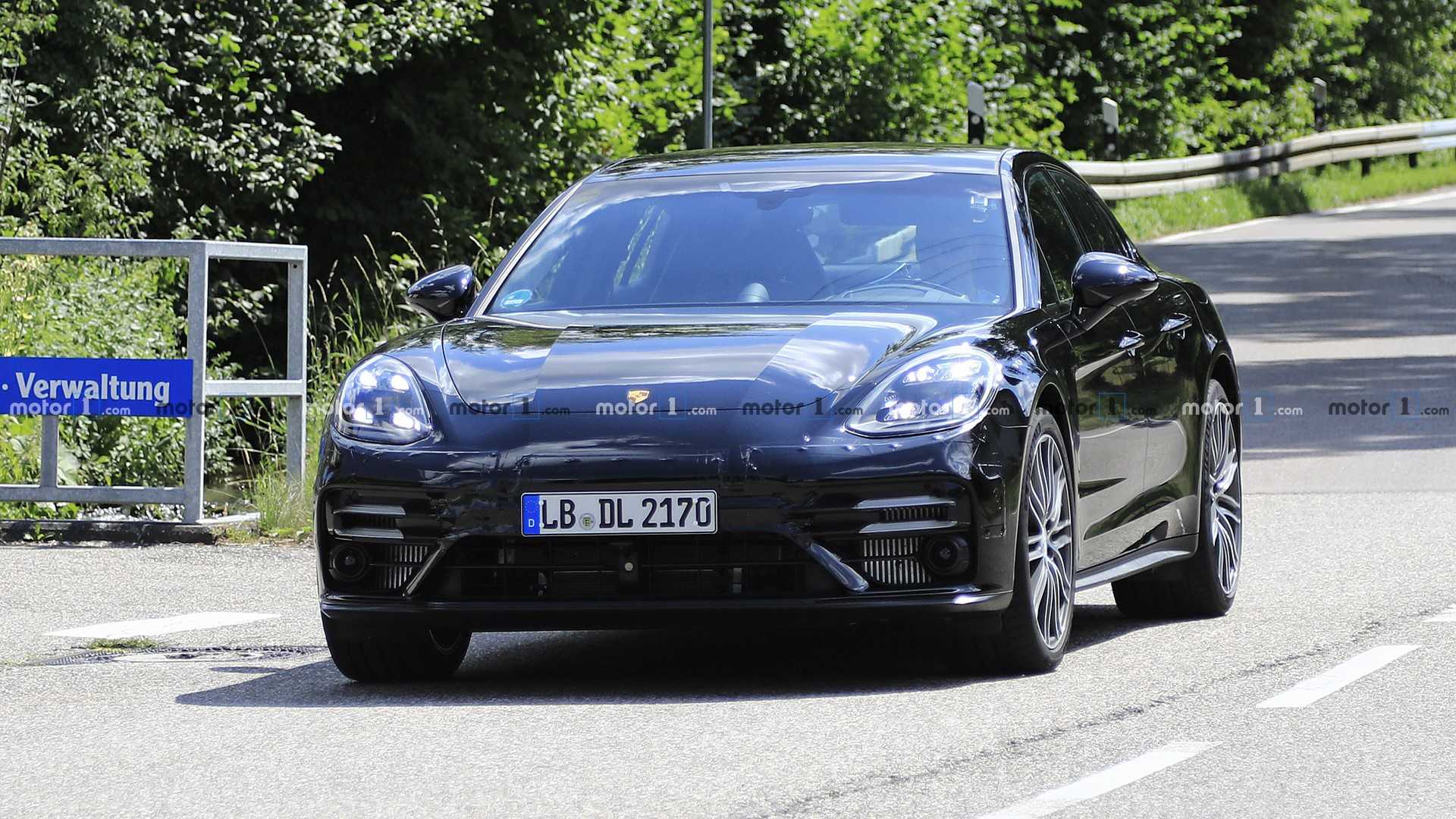 Porsche Panamera 4