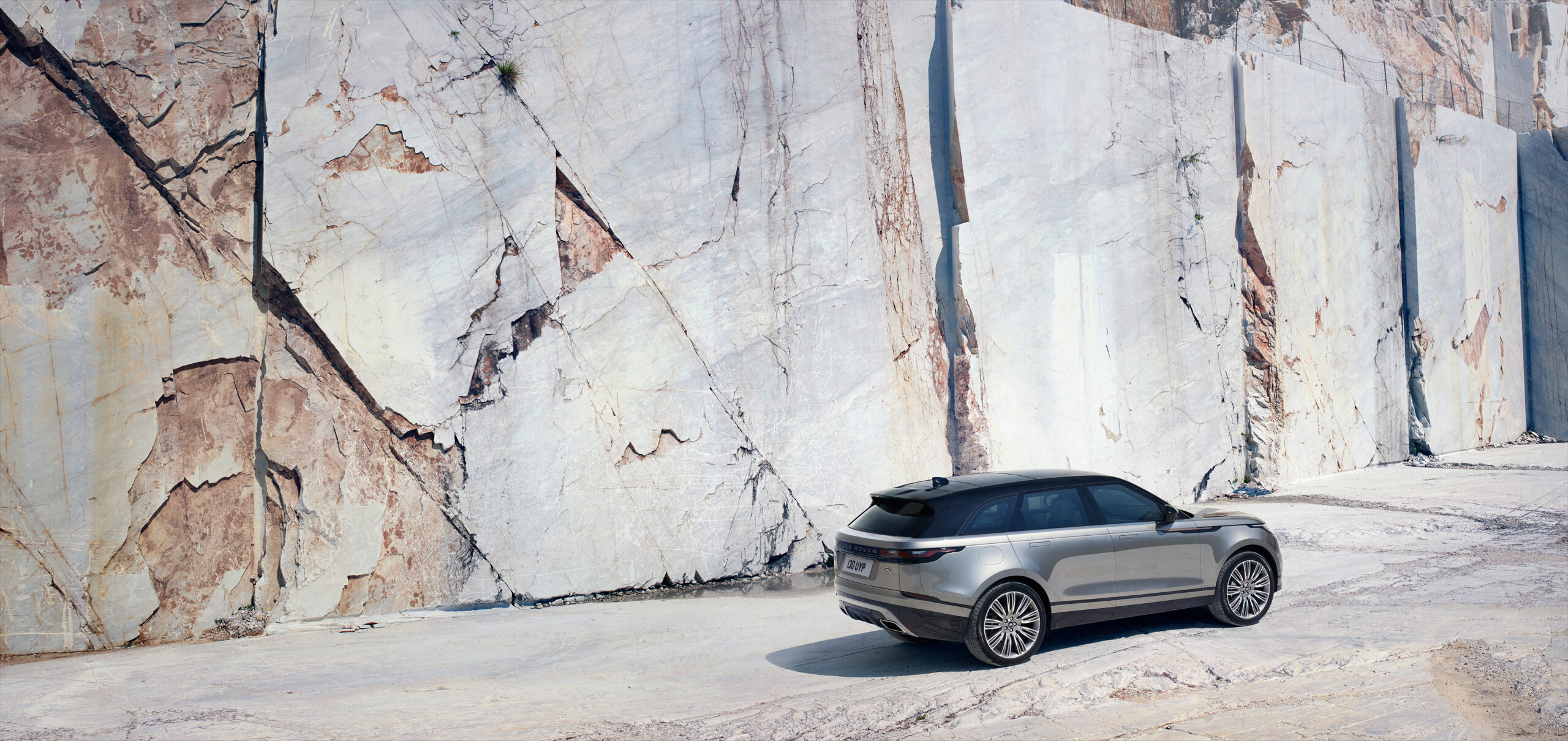 Range Rover VELAR 250 R-DYNAMIC